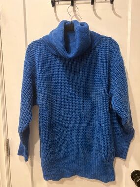 Vintage Cozy Blue Turtleneck Waffle-Knit Sweater